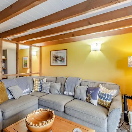 Red Briar House Дом отдыха