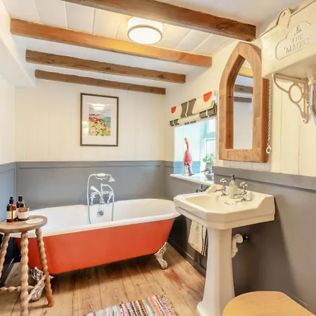 3 Bed In Oc-r30587 Danby