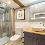3 Bed In Oc-r30587 * Danby